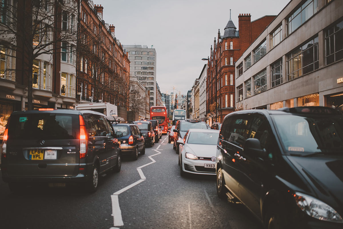 Driving in Rush Hour Can Be Difficult - Here's How to Overcome Driving Anxiety